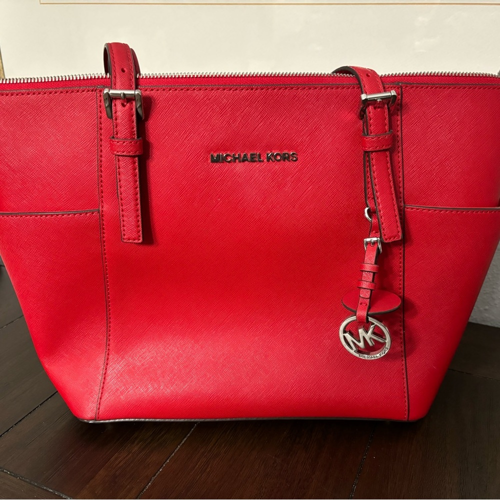 NWOT Michael Kors Jet Set Saffiano Tote